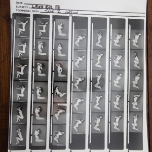 PHOTO argentique nu femme nue PLANCHE CONTACT NOIR ET BLANC  circa 1980