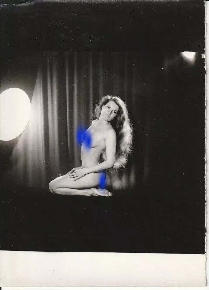 TIRAGE PHOTO ARGENTIQUE 1960-70 FEMME NUE AMATEUR NU SNAP SHOT