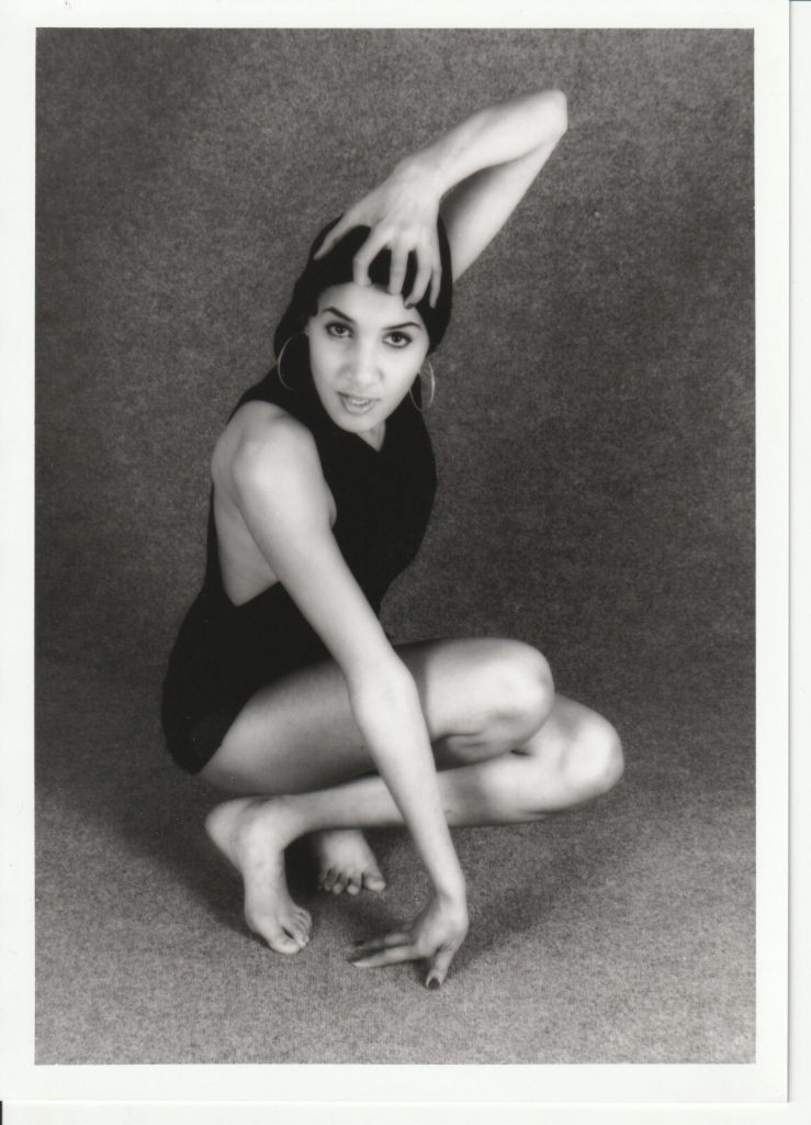 PHOTO argentique femme sexy pinup NOIR ET BLANC format 13X18 circa 1980