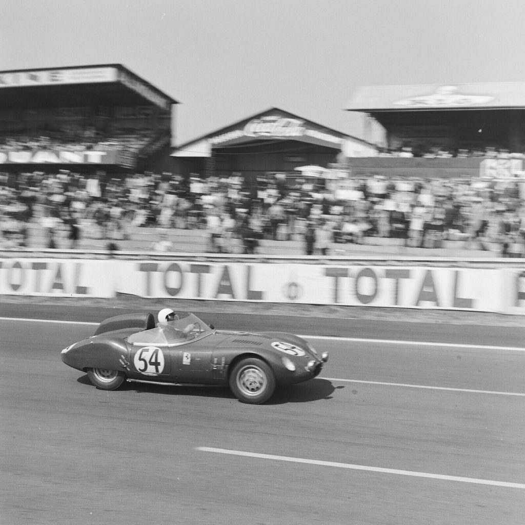 Photo papier argentique 24 HEURES DU MANS 1960 format 30x30cm