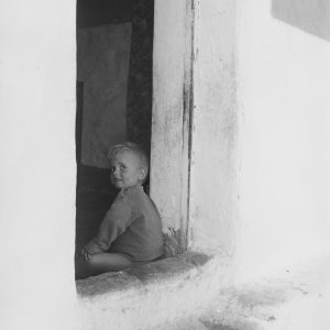 photo sur papier  argentique ESPAGNE ENFANT  1960 format 30x30cm