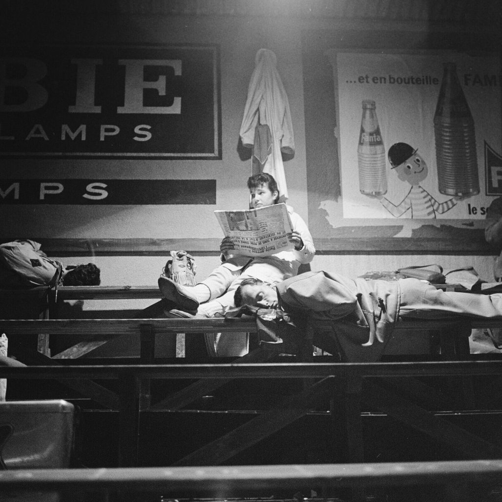 Photo papier argentique 24 HEURES DU MANS 1960 format 30x30cm