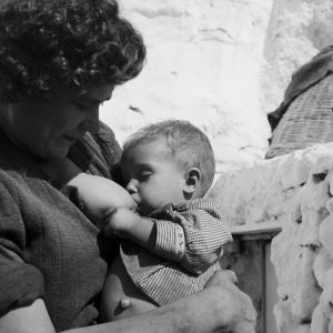 photo sur papier  argentique ESPAGNE ENFANT  1960 format 30x30cm