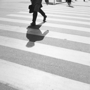 Tirage Photo sur papier  argentique PARIS passage piéton  1960 format 30x30cm