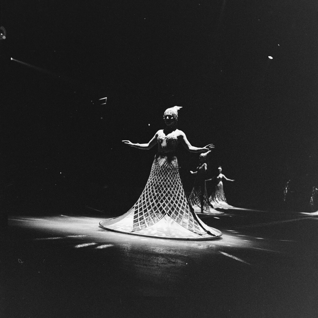 Photo papier  argentique BARYTE PATINAGE ARTISTIQUE  1960 format 30x30cm