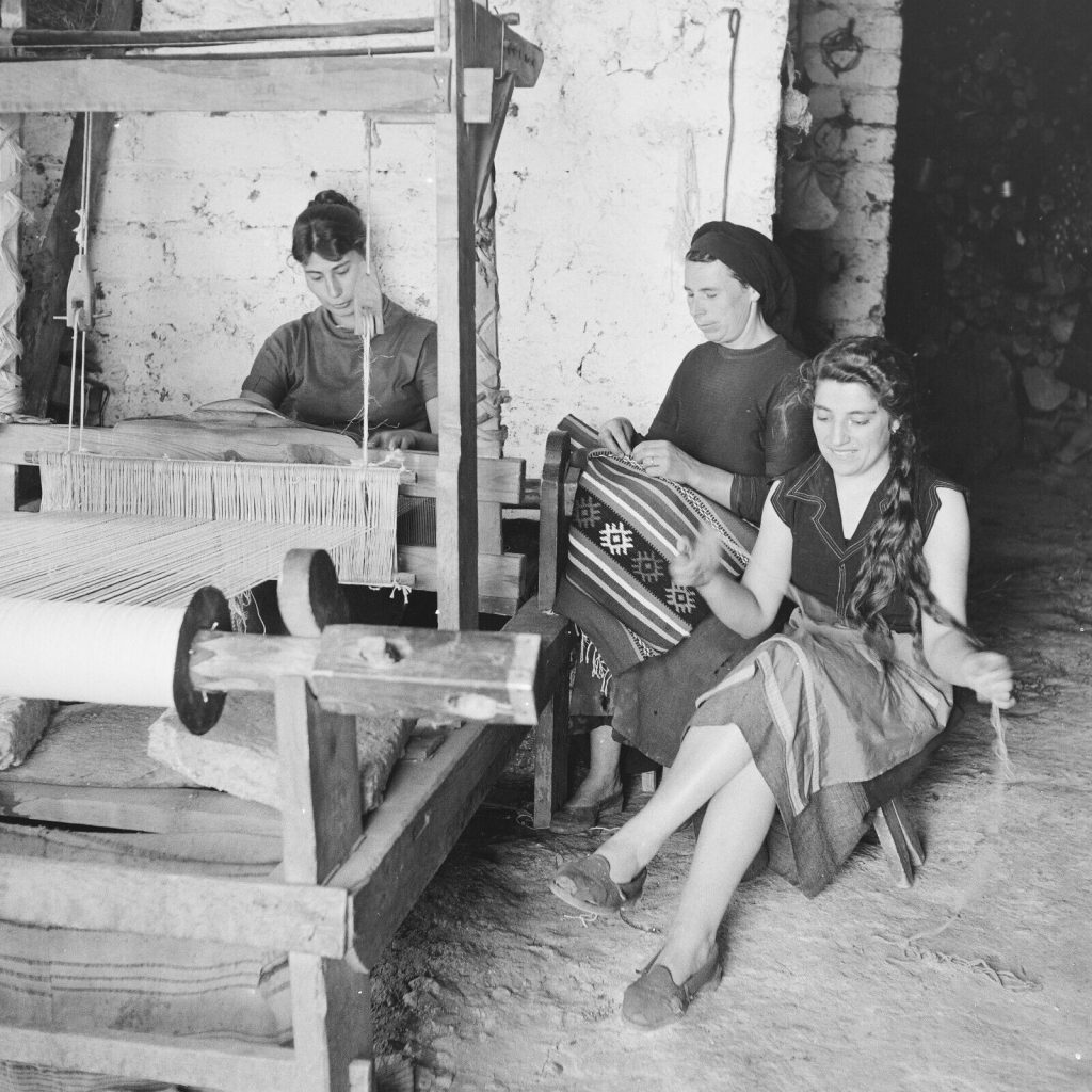 Photo papier argentique Baryté Grèce 1960 format 30x30cm