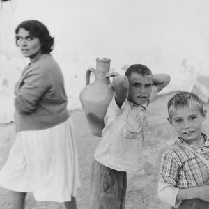 photo sur papier  argentique ESPAGNE ENFANT  1960 format 30x30cm