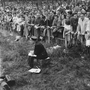 Photo papier  argentique 24 HEURES DU MANS 1960 format 30x30cm