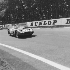 Photo papier  argentique 24 HEURES DU MANS 1960 format 30x30cm