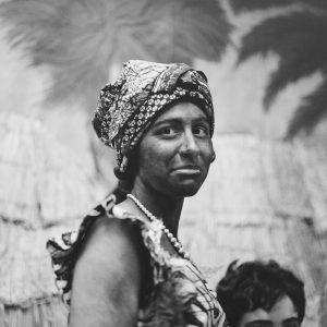 photo sur papier  argentique PARIS MODE CARNAVAL 1960 format 30x30cm