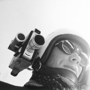 Tirage photo sur papier  argentique photographe CAMERAMAN 1960 format 30x30cm