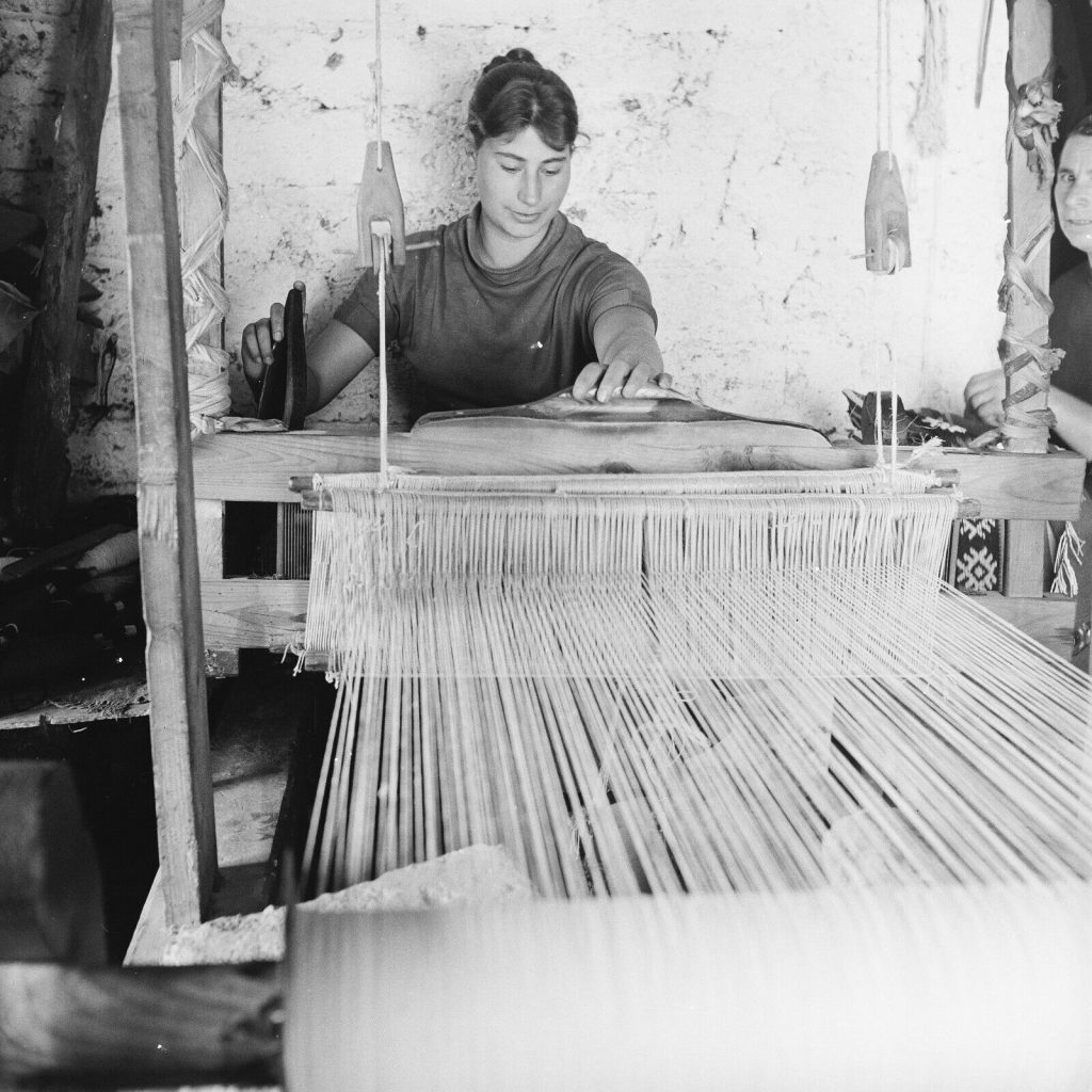 Photo papier argentique Baryté Grèce 1960 format 30x30cm