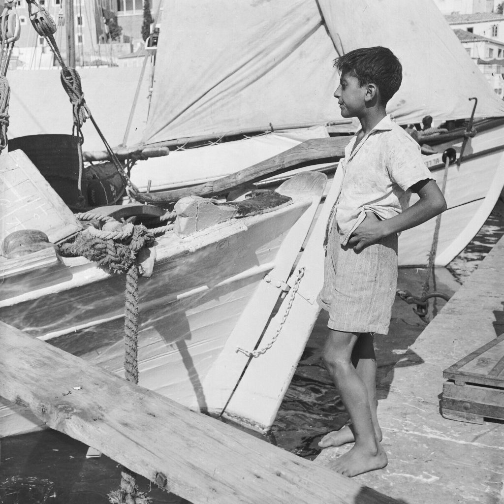 Photo papier argentique Baryté Grèce ENFANT 1960 format 30x30cm
