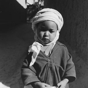 Photo sur papier  argentique BARYTE  Algerie enfant 1960 format 40x40cm