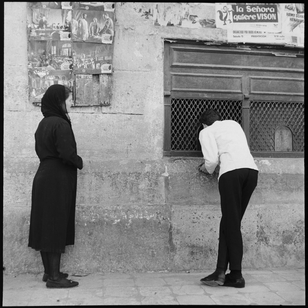 Photo papier argentique Espagne scene de rue 1960 format 40x40cm