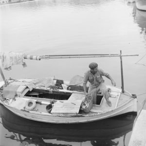 Photo papier  argentique Espagne pecheur 1960 format 40x40cm