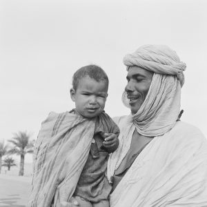 Photo sur papier  argentique BARYTE  Algerie enfant 1960 format 40x40cm
