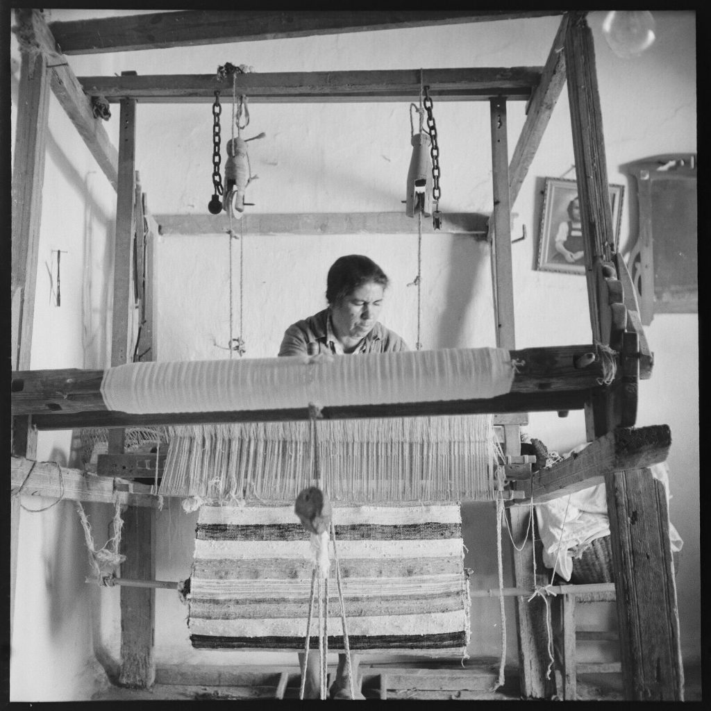Photo papier argentique Espagne tisserand 1960 format 40x40cm