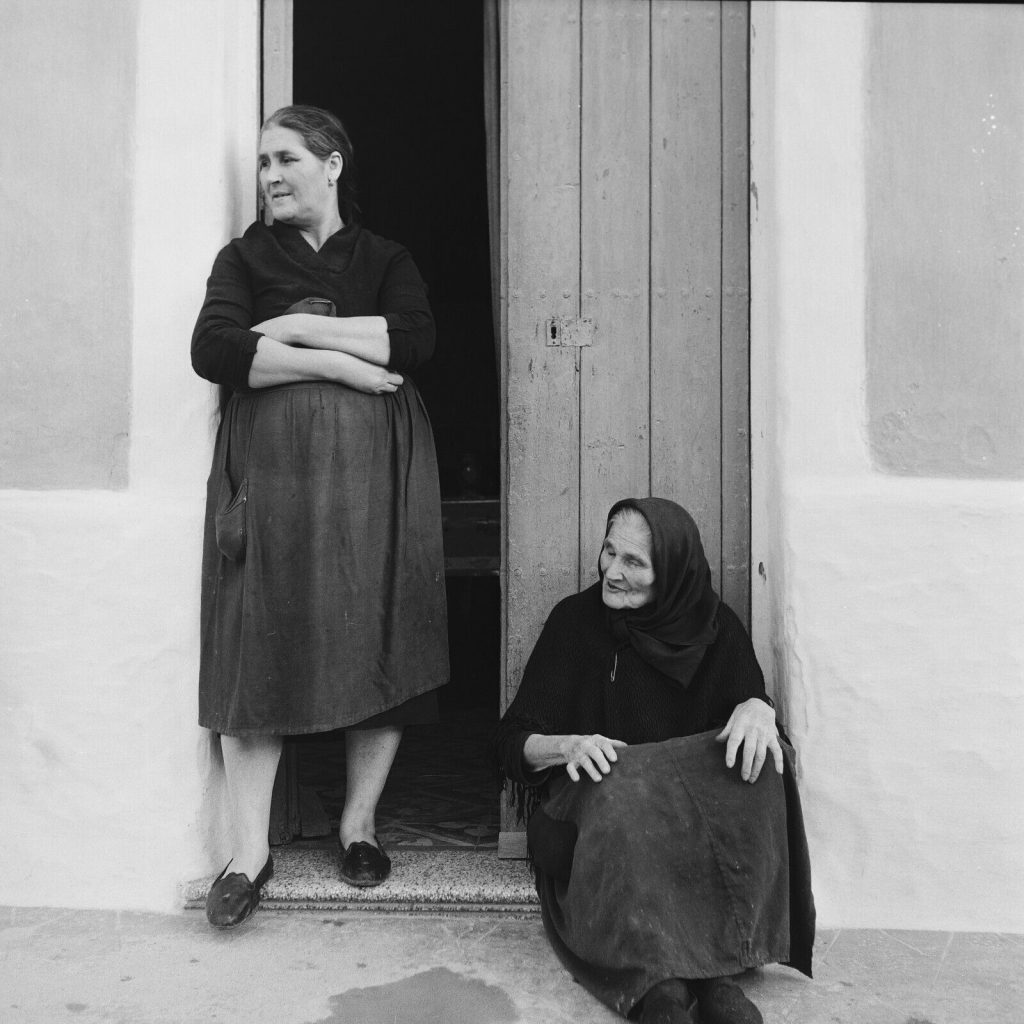 Photo papier argentique Espagne grand mère 1960 format 40x40cm
