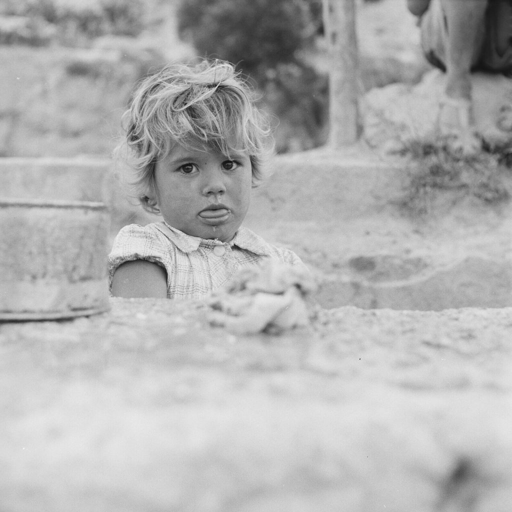 Photo papier argentique Baryté Espagne ENFANT 1960 format 40x40cm