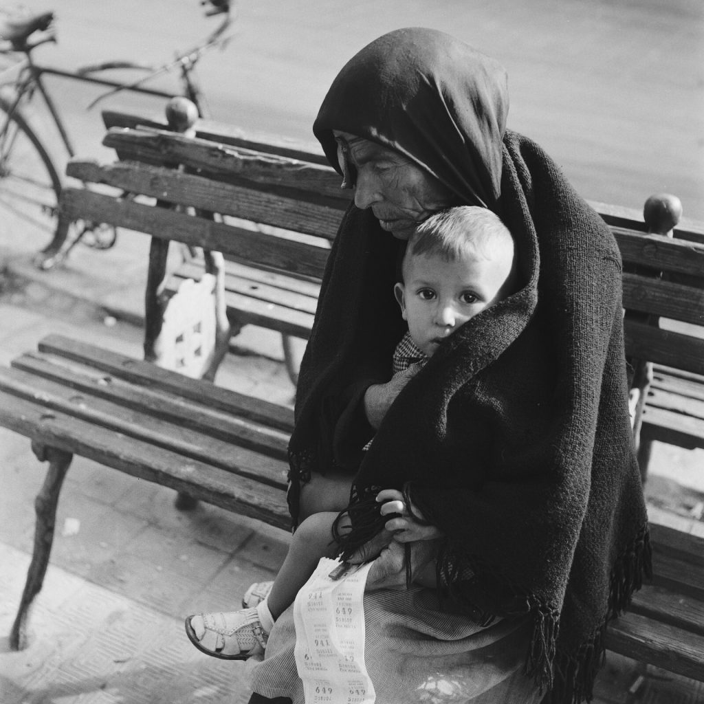 Photo papier argentique Baryté Espagne ENFANT 1960 format 40x40cm