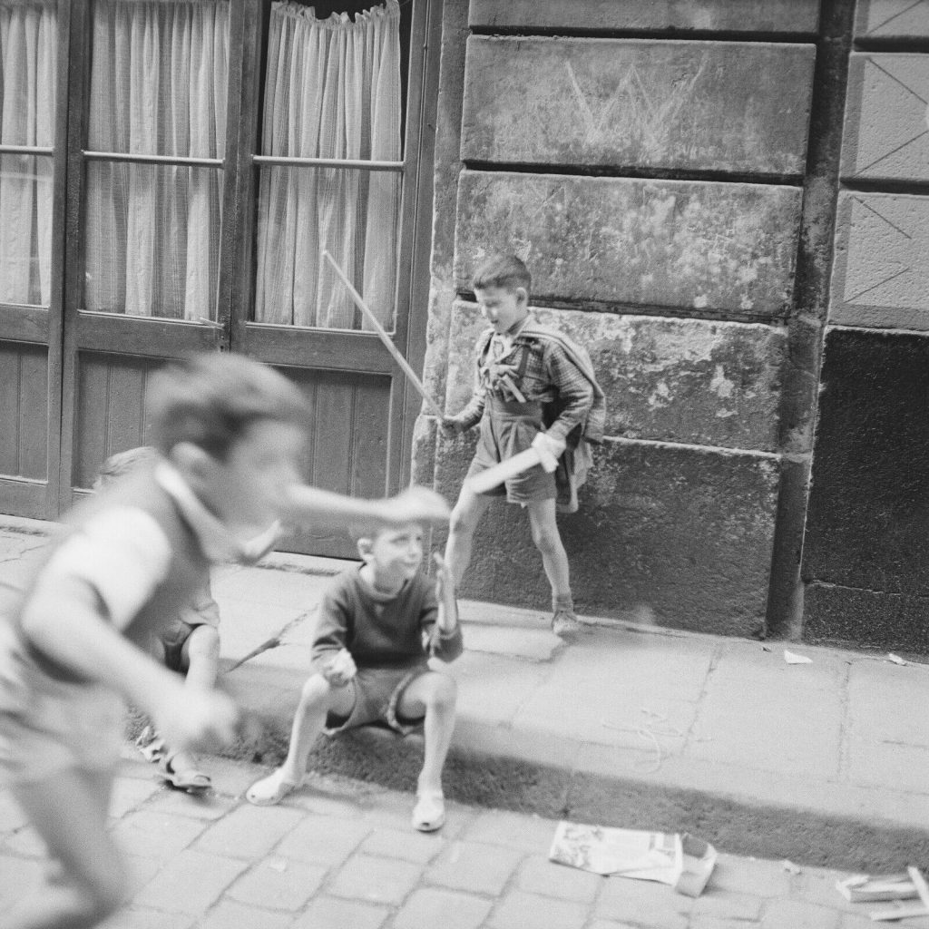 Photo papier argentique Baryté Espagne ENFANT 1960 format 40x40cm