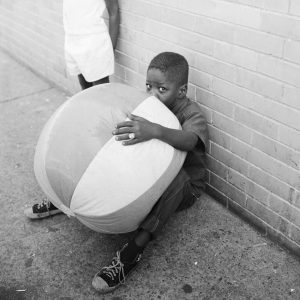 Tirage photo sur papier  argentique ENFANT NEW-YORK HARLEM 1950 format 40X40cm