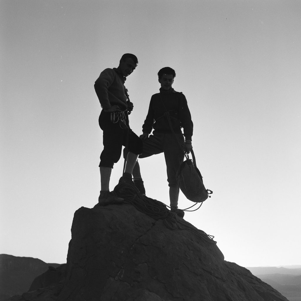 Photo papier  argentique BARYTE MONTAGNE ALPINISME Algerie 1960 format 40x40cm