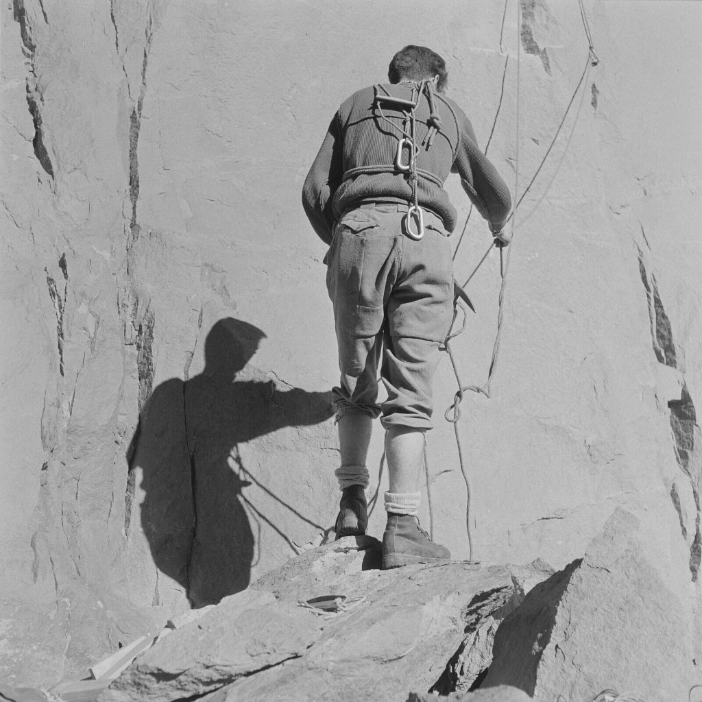 Photo papier  argentique BARYTE MONTAGNE ALPINISME Algerie 1960 format 40x40cm