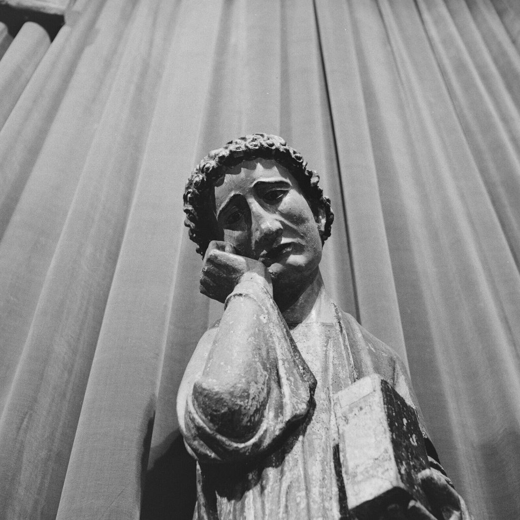 Photo papier argentique Espagne statue eglise 1960 format 40x40cm