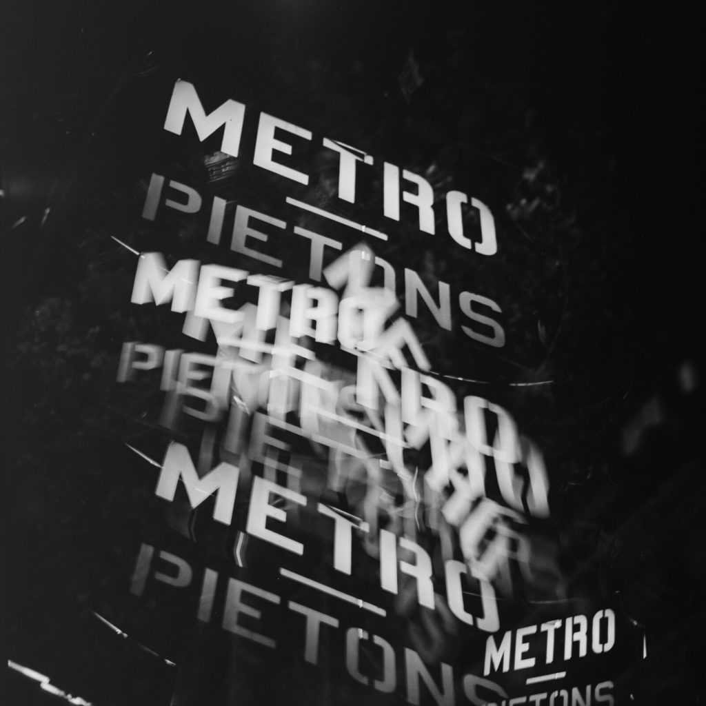 Tirage photo sur papier  argentique PARIS METRO 1960 format 40x40cm