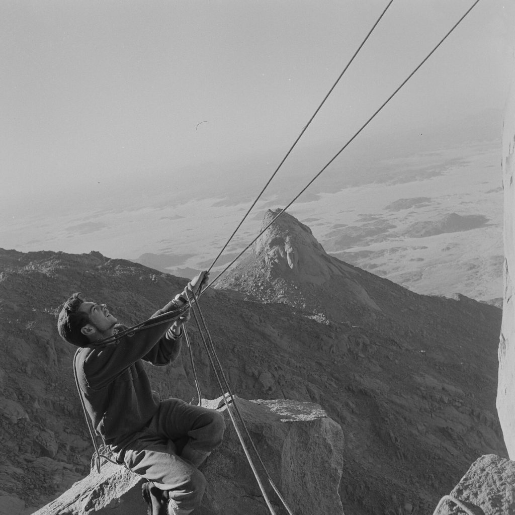 Photo papier  argentique BARYTE MONTAGNE ALPINISME Algerie 1960 format 40x40cm