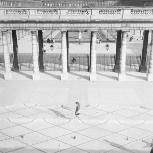 Photo sur papier  argentique JARDIN DU PALAIS ROYAL PARIS 1960 format 40x40cm