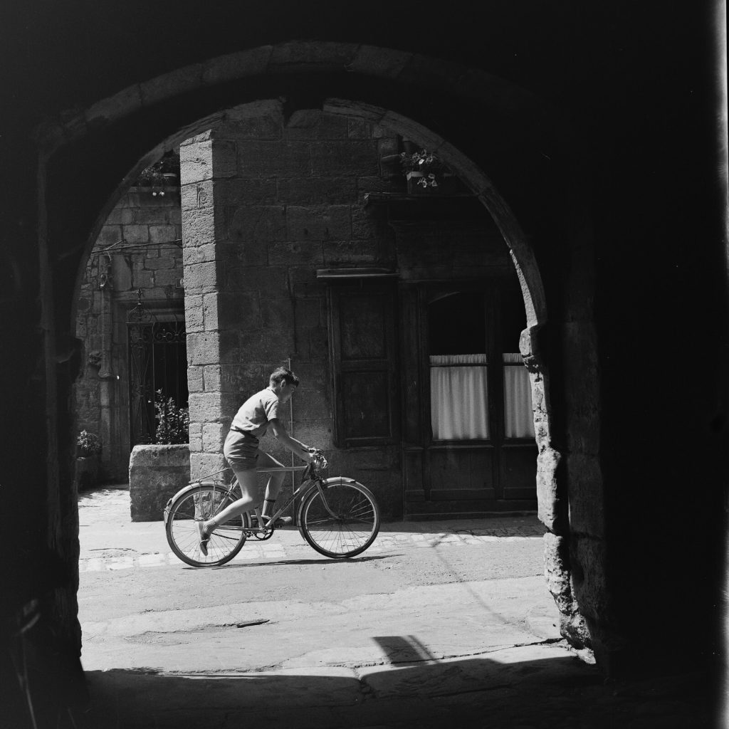 Photo papier argentique Baryté Espagne ENFANT 1960 format 40x40cm