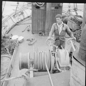 Photo papier  argentique Espagne pecheur 1960 format 40x40cm