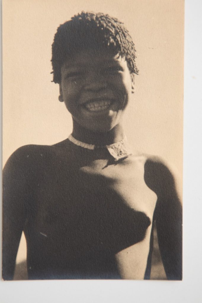 PHOTO CARTE POSTAL ZULU FORMAT 9x13,5cm CIRCA 1940 ZOULOU JEUNE FEMME