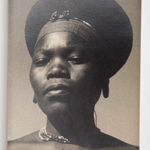 PHOTO CARTE POSTAL ZULU FORMAT 9x13,5cm CIRCA 1940 BEAU PORTRAIT DE FEMME