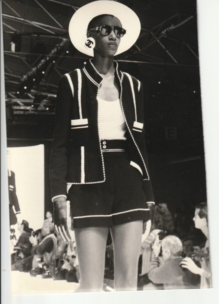 TIRAGE PHOTO Argentique Mode CHANEL 1990 Robert Cohen AGIP Défilé de mode 1989