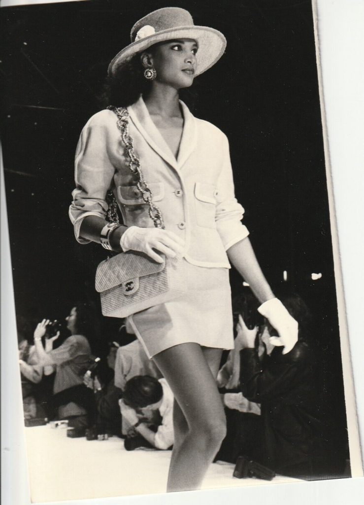 TIRAGE PHOTO Argentique Mode CHANEL 1990 Robert Cohen AGIP Défilé de mode 1989