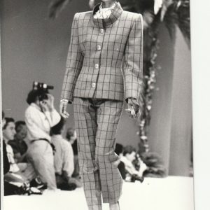 TIRAGE PHOTO	Argentique Mode GIVENCHY 1990 Robert Cohen AGIP	Défilé de mode 1990