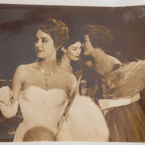 TIRAGE PHOTO argentique  1960' Soirée  jet-set femme mode 20x25cm bon état