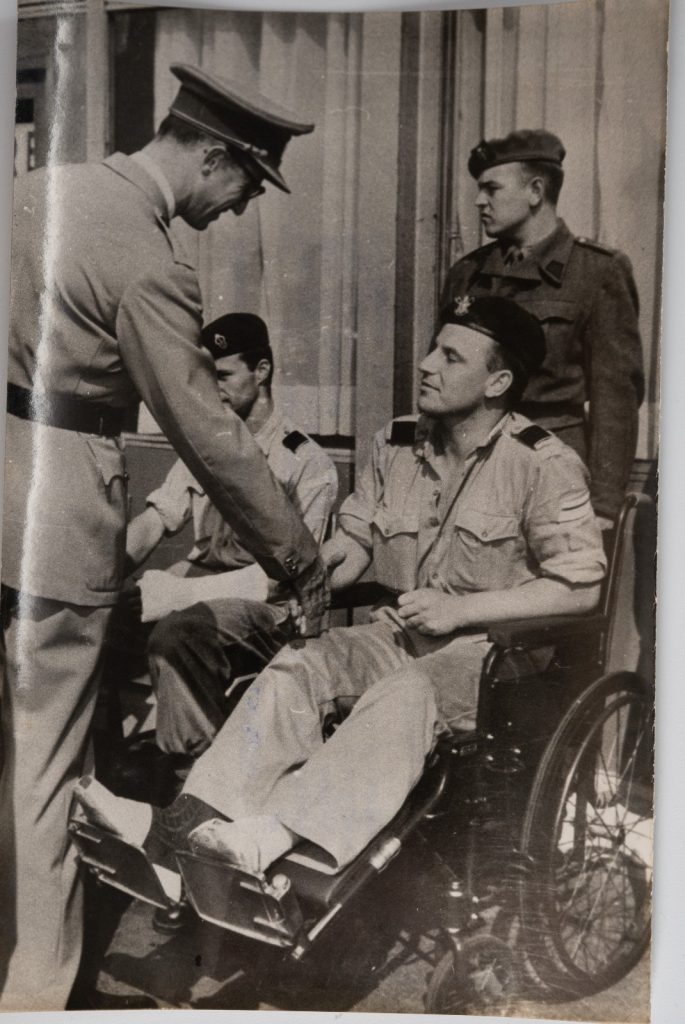 TIRAGE PHOTO Argentique Roi Baudouin militaire Retour du Congo Belge 1950