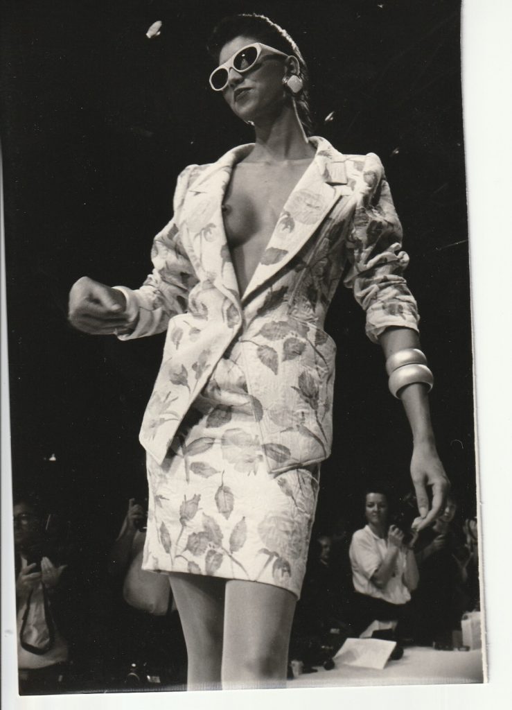 TIRAGE PHOTO Argentique Ungaro 1989 Robert Cohen AGIP Défilé de mode 1990 12X18