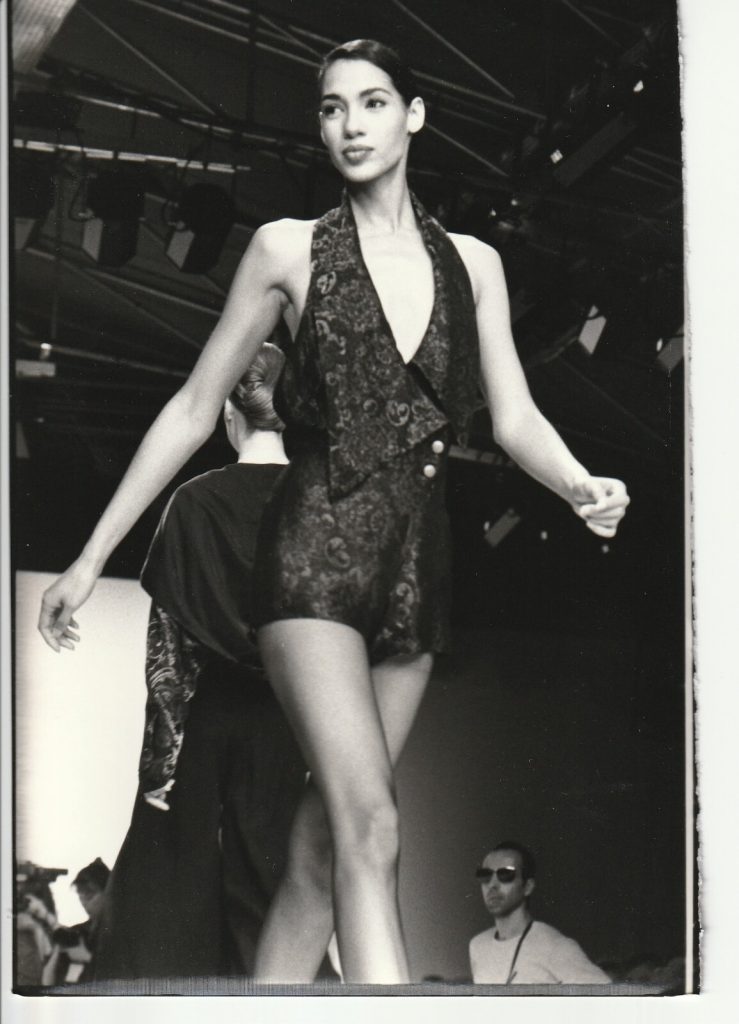 TIRAGE PHOTO Argentique CERRUTI 1990 Robert Cohen AGIP Défilé de mode 1990 12X18