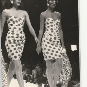 TIRAGE PHOTO	Argentique Ungaro 1989 Robert Cohen AGIP	Défilé de mode 1990 12X18