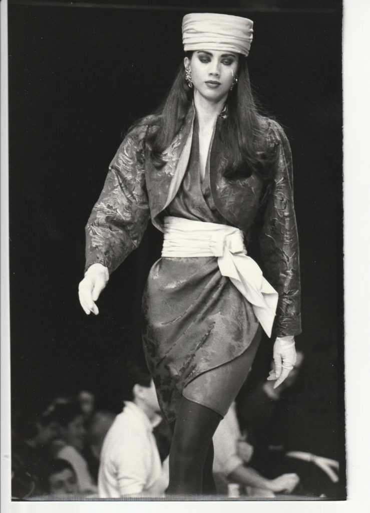 TIRAGE PHOTO Argentique Ungaro 1989 Robert Cohen AGIP Défilé de mode 1990 12X18
