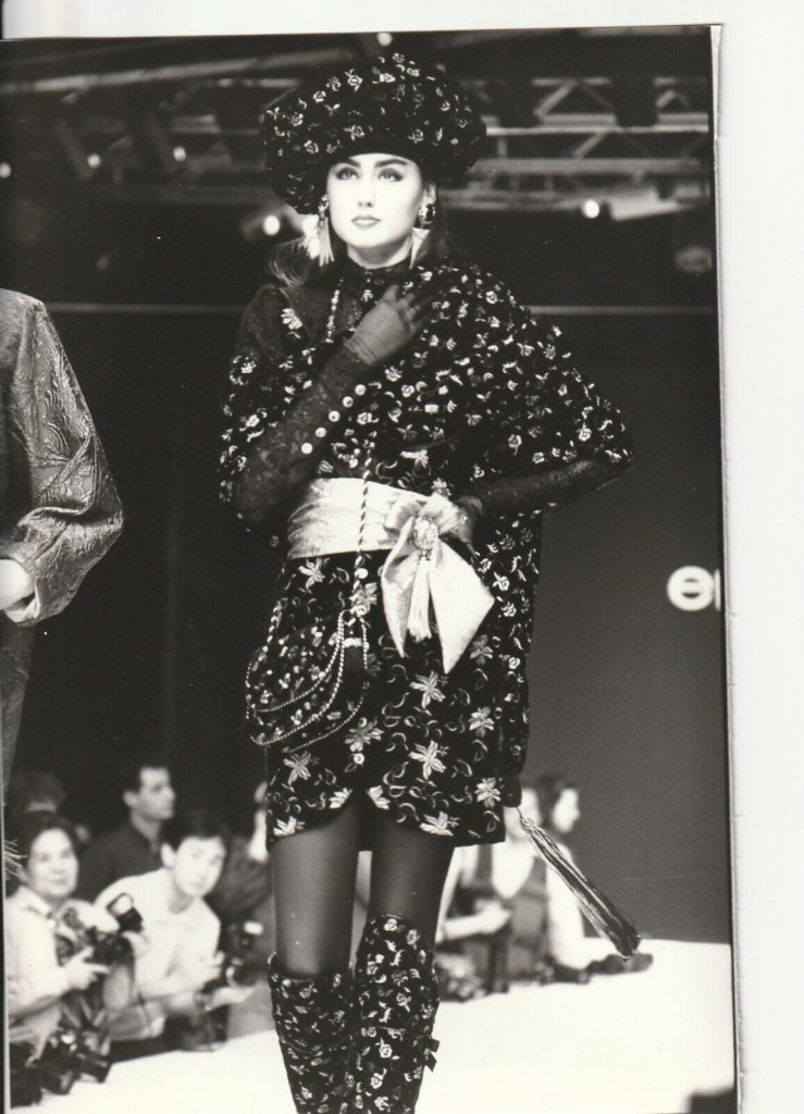 TIRAGE PHOTO Argentique Ungaro 1989 Robert Cohen AGIP Défilé de mode 1990 12X18