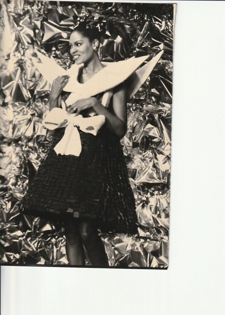 PHOTO	Argentique PACO RABANNE 1989 Robert Cohen AGIP	Défilé de mode 1990 12X18