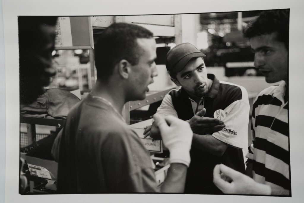 PHOTO Argentique France ouvrier syndicat CFDT	18X24cm	1990 Olivier Culmann