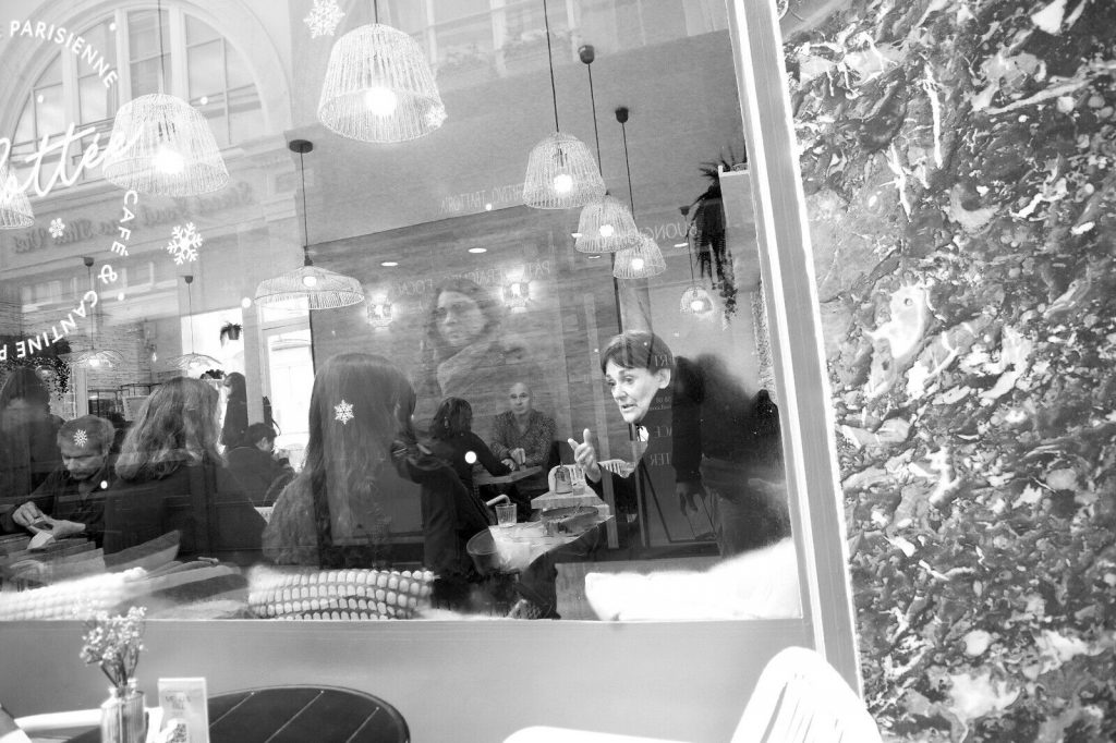 Photo argentique artistique STREET PHOTOGRAPHY PARIS  format 30x45cm